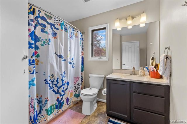 7694 Woodside Place, Waterford, MI 48327