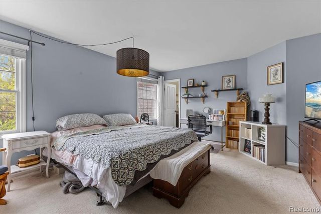 7694 Woodside Place, Waterford, MI 48327