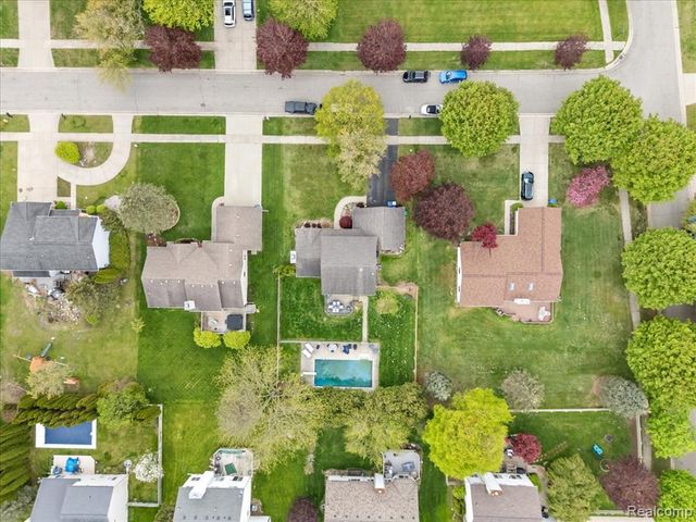 7694 Woodside Place, Waterford, MI 48327