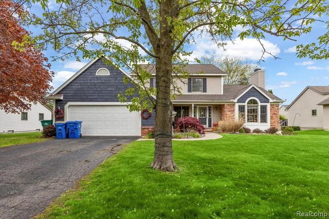 7694 Woodside Place, Waterford, MI 48327