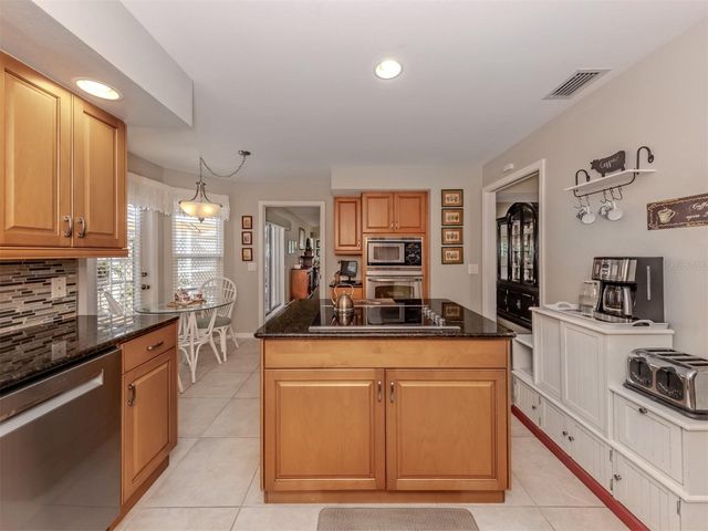 525 CLUBSIDE CIRCLE 53, Venice, FL 34293