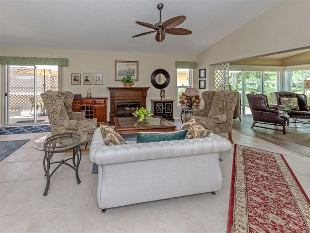 525 CLUBSIDE CIRCLE 53, Venice, FL 34293