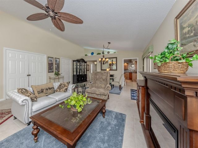 525 CLUBSIDE CIRCLE 53, Venice, FL 34293