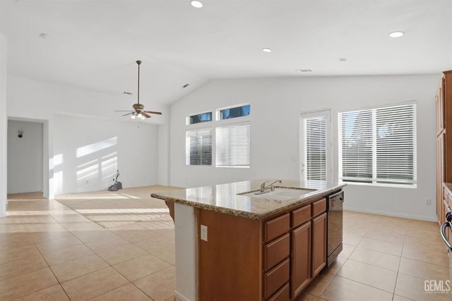 12005 Blanket Flower Drive, Bakersfield, CA 93311