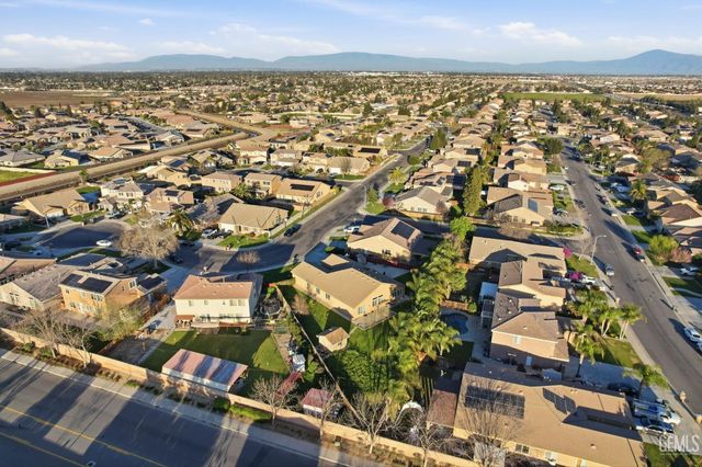 12005 Blanket Flower Drive, Bakersfield, CA 93311