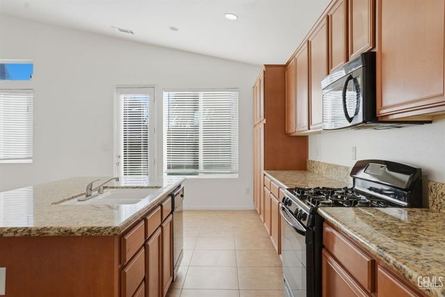 12005 Blanket Flower Drive, Bakersfield, CA 93311