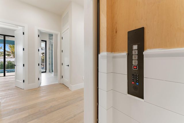 24 Leeward Circle, Tequesta, FL 33469