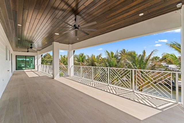 24 Leeward Circle, Tequesta, FL 33469