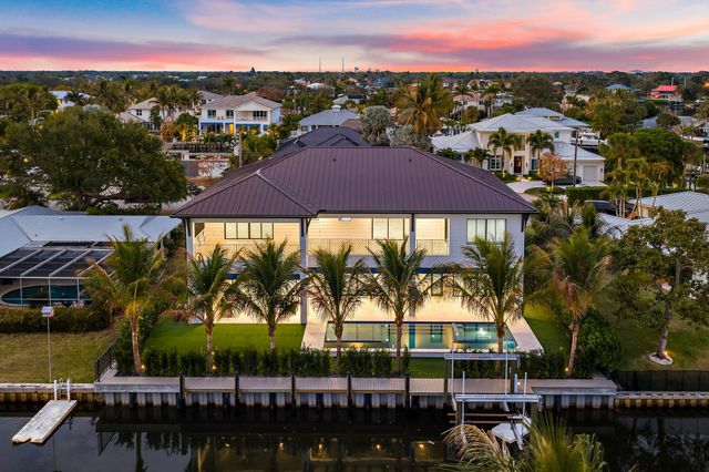 24 Leeward Circle, Tequesta, FL 33469