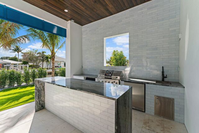 24 Leeward Circle, Tequesta, FL 33469