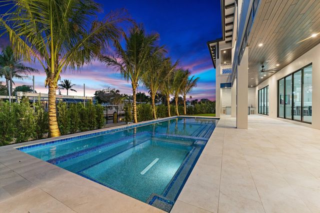 24 Leeward Circle, Tequesta, FL 33469