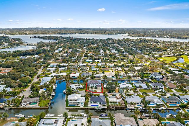 24 Leeward Circle, Tequesta, FL 33469