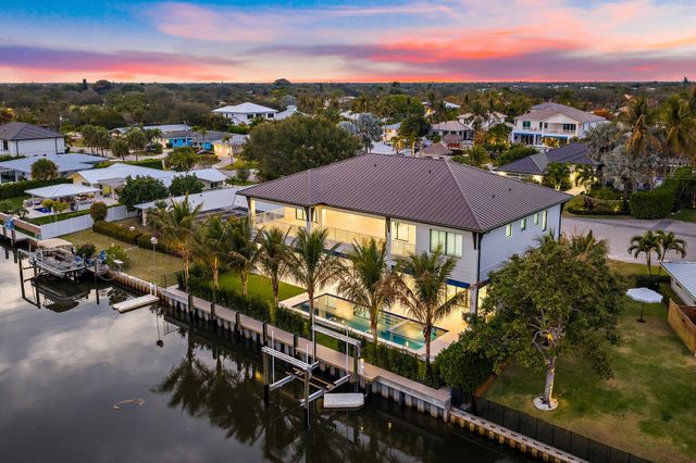 24 Leeward Circle, Tequesta, FL 33469