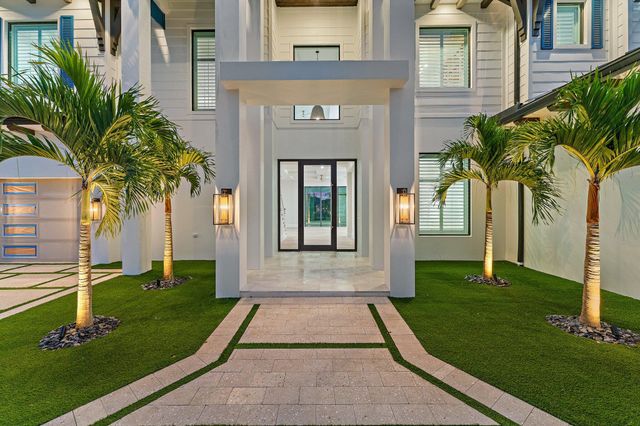 24 Leeward Circle, Tequesta, FL 33469