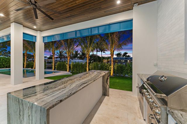 24 Leeward Circle, Tequesta, FL 33469