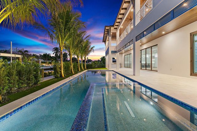 24 Leeward Circle, Tequesta, FL 33469