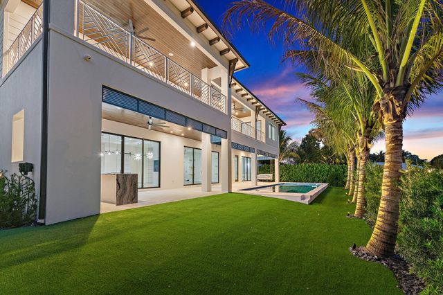 24 Leeward Circle, Tequesta, FL 33469