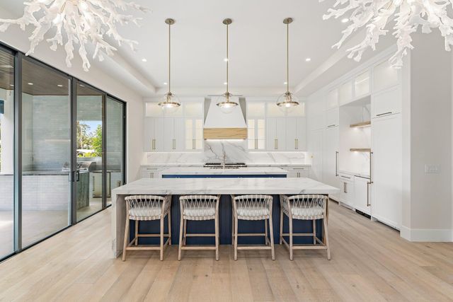 24 Leeward Circle, Tequesta, FL 33469