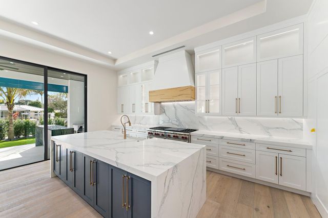 24 Leeward Circle, Tequesta, FL 33469