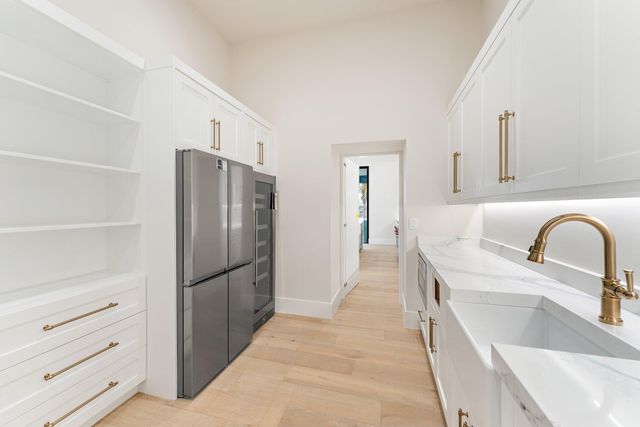 24 Leeward Circle, Tequesta, FL 33469