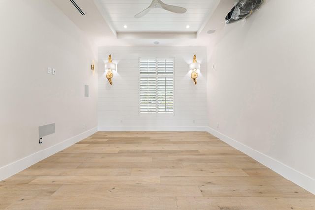 24 Leeward Circle, Tequesta, FL 33469