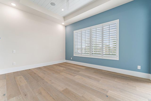 24 Leeward Circle, Tequesta, FL 33469