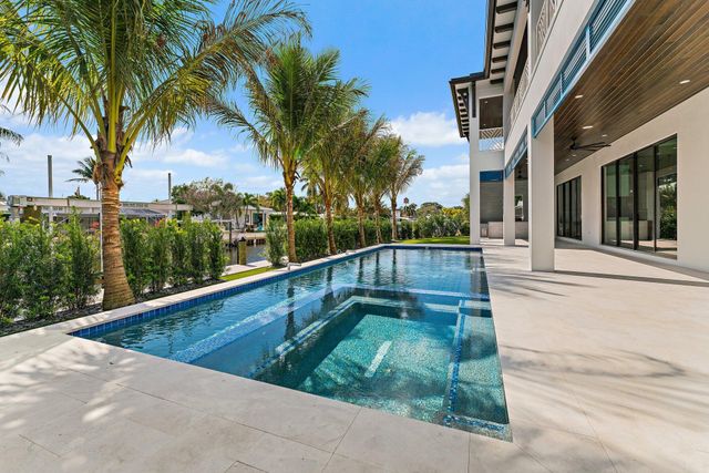 24 Leeward Circle, Tequesta, FL 33469