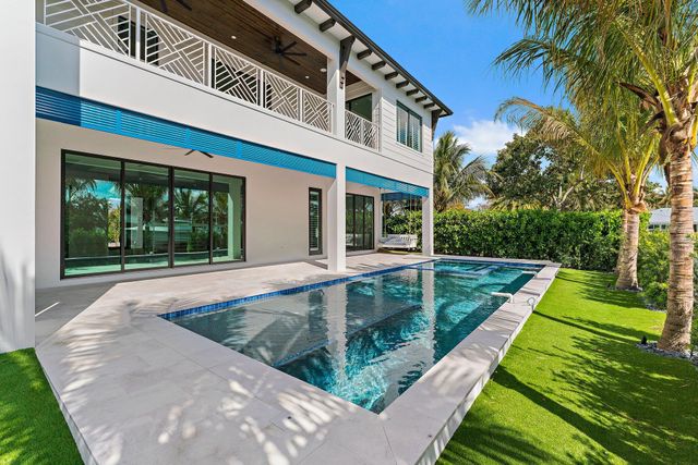 24 Leeward Circle, Tequesta, FL 33469