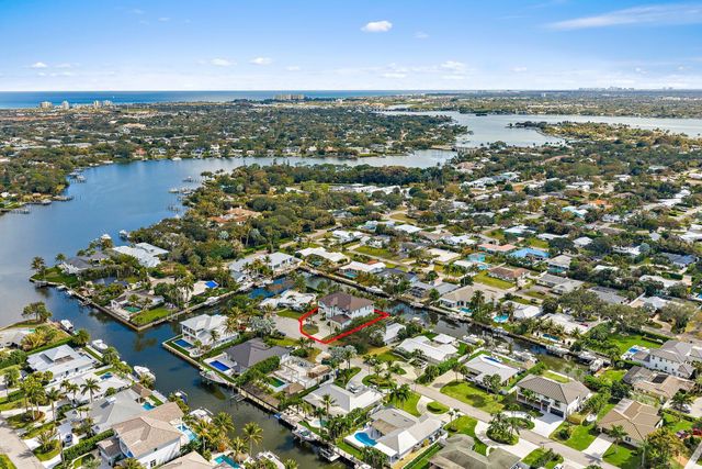 24 Leeward Circle, Tequesta, FL 33469