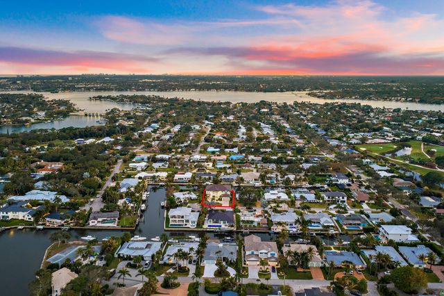 24 Leeward Circle, Tequesta, FL 33469