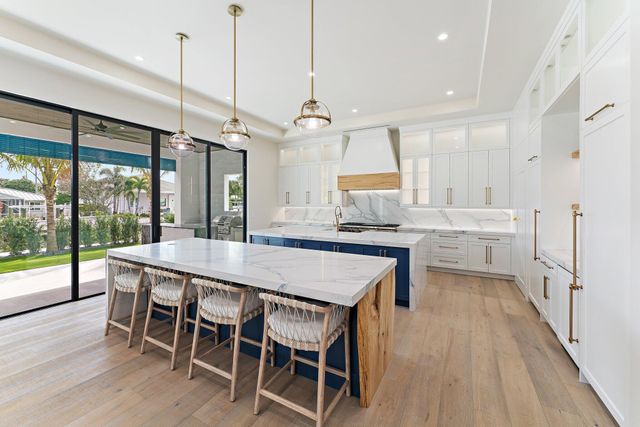 24 Leeward Circle, Tequesta, FL 33469