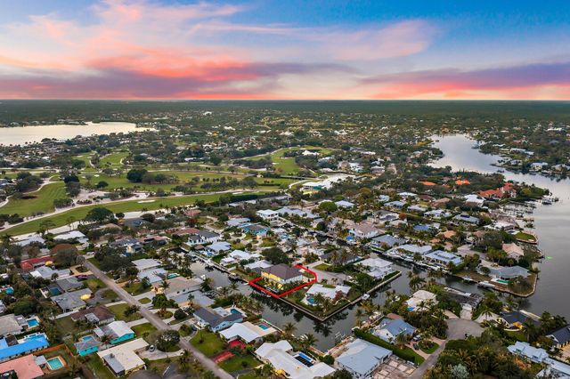 24 Leeward Circle, Tequesta, FL 33469