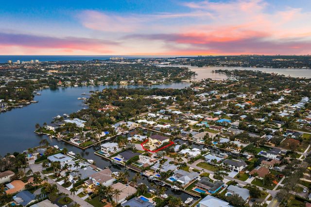 24 Leeward Circle, Tequesta, FL 33469