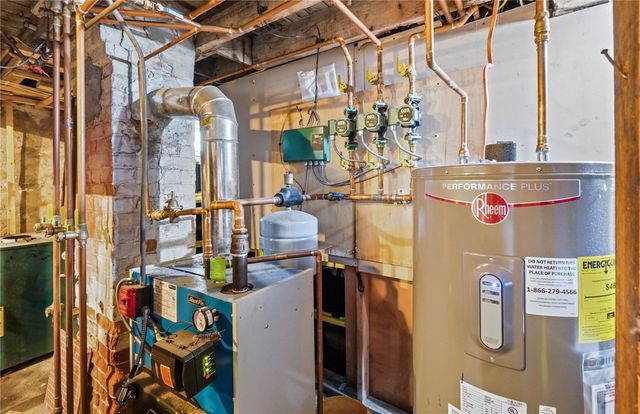 163 West Avenue, Pawtucket, RI 02860