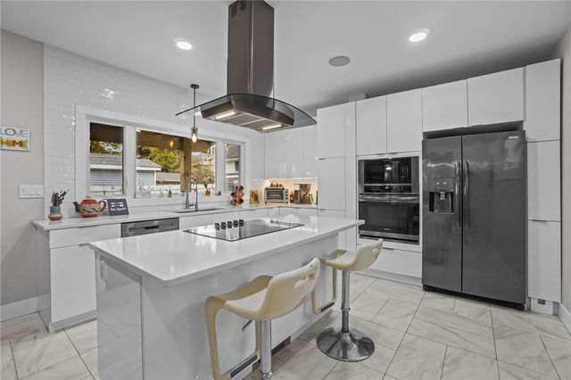 163 West Avenue, Pawtucket, RI 02860