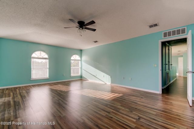 11309 Outrigger Avenue, Spring Hill, FL 34608