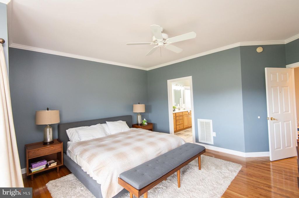 Image 37 of property listing at 28637 CLUBHOUSE DR, Easton, MD 21601