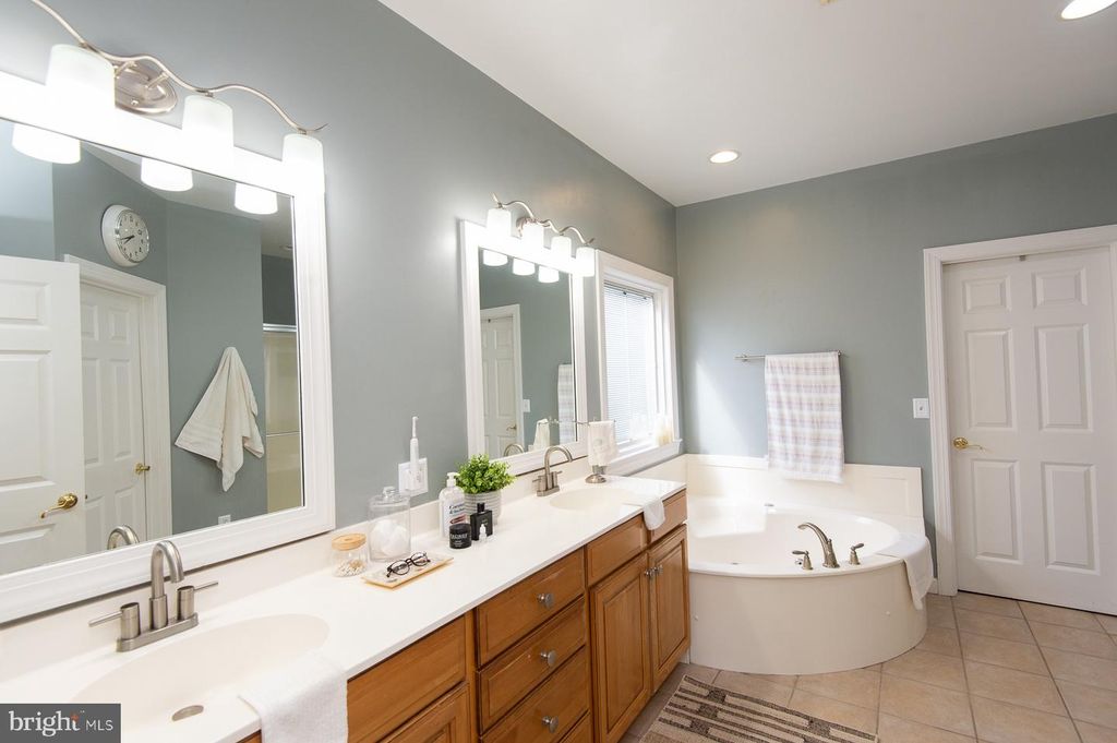 Image 39 of property listing at 28637 CLUBHOUSE DR, Easton, MD 21601