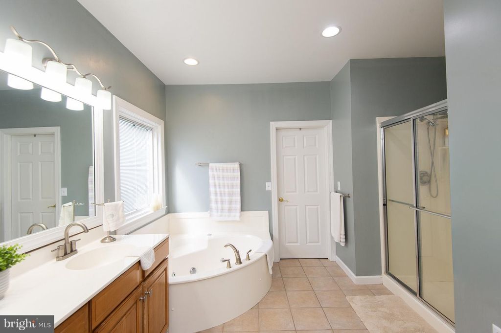 Image 40 of property listing at 28637 CLUBHOUSE DR, Easton, MD 21601