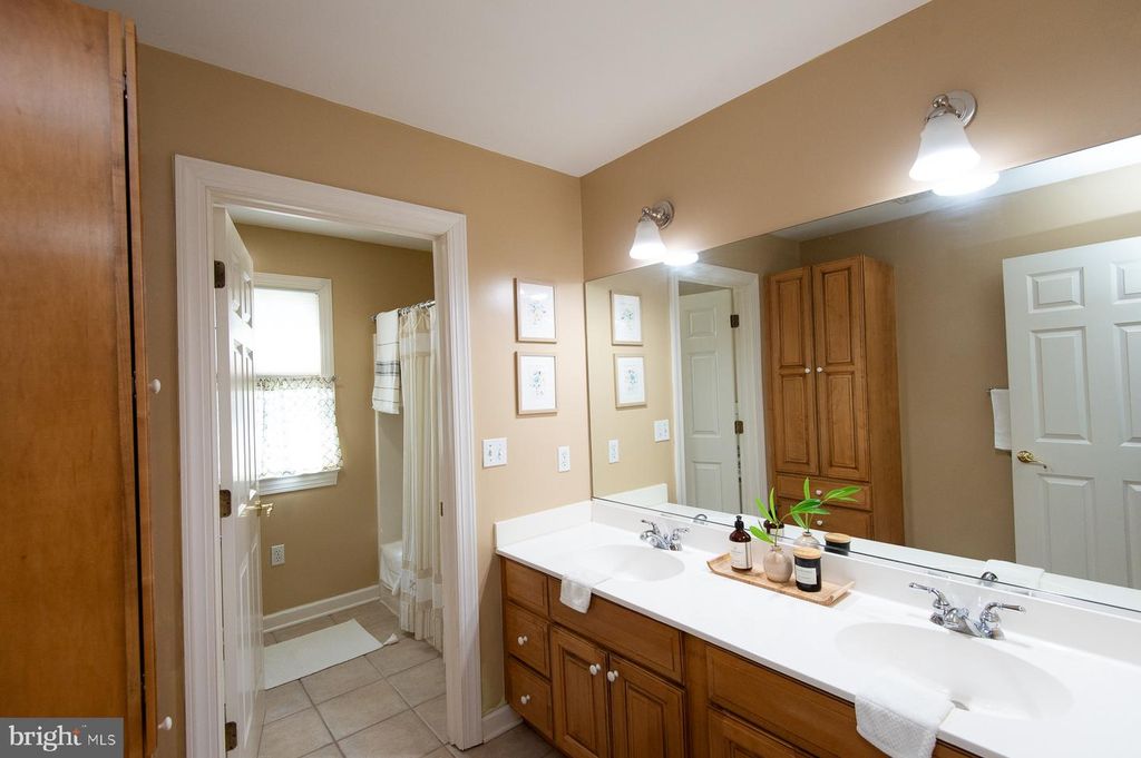Image 59 of property listing at 28637 CLUBHOUSE DR, Easton, MD 21601