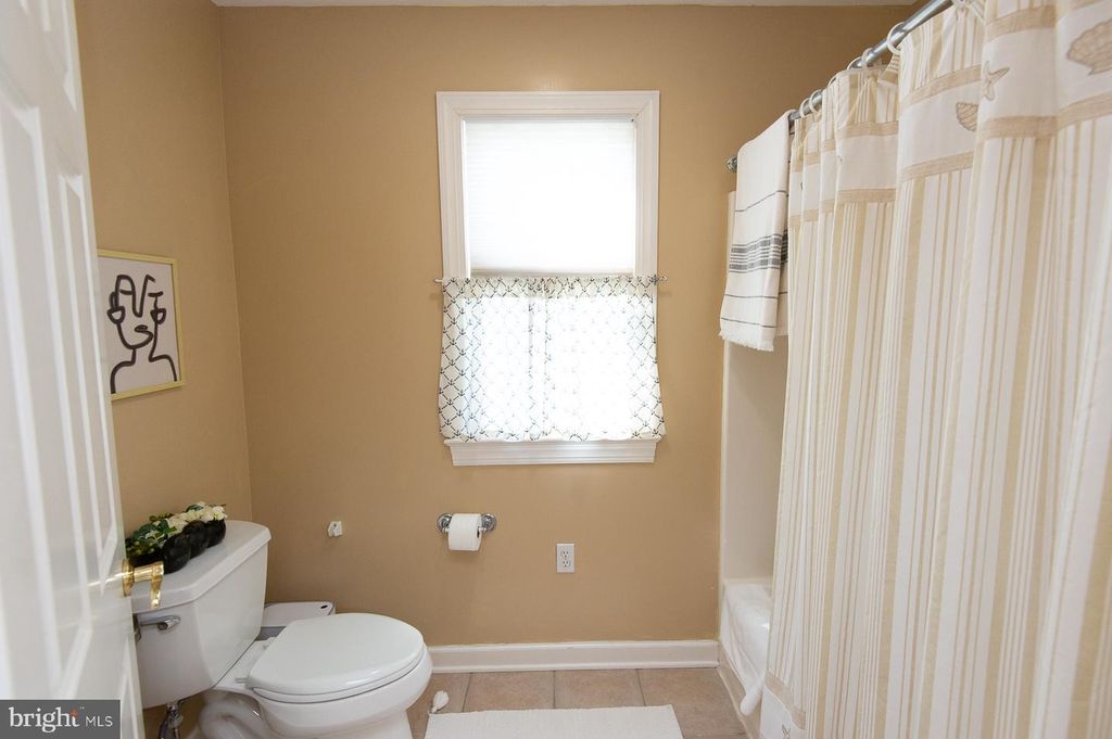 Image 60 of property listing at 28637 CLUBHOUSE DR, Easton, MD 21601