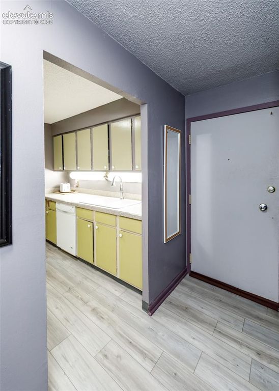 411 Lakewood Circle A1005, Colorado Springs, CO 80910 — photo 2