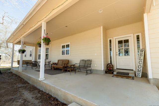 461 County Road 6723, Natalia, TX 78059