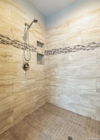 461 County Road 6723, Natalia, TX 78059