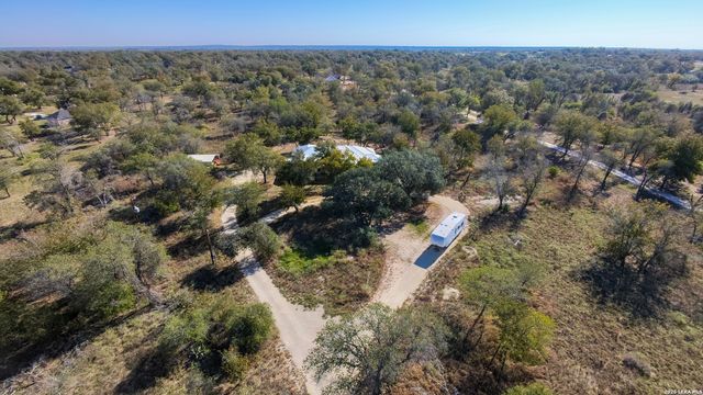 461 County Road 6723, Natalia, TX 78059