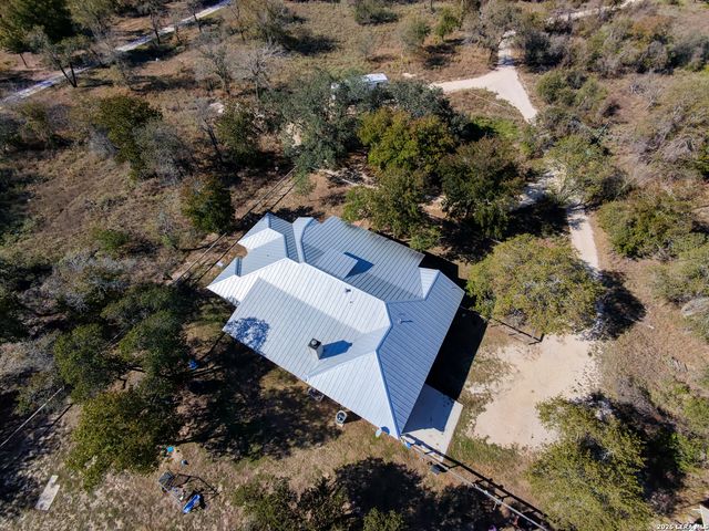 461 County Road 6723, Natalia, TX 78059