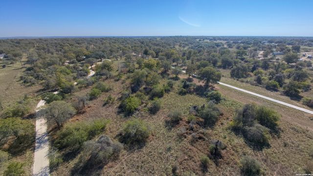 461 County Road 6723, Natalia, TX 78059