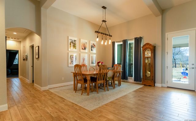 461 County Road 6723, Natalia, TX 78059