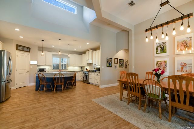 461 County Road 6723, Natalia, TX 78059