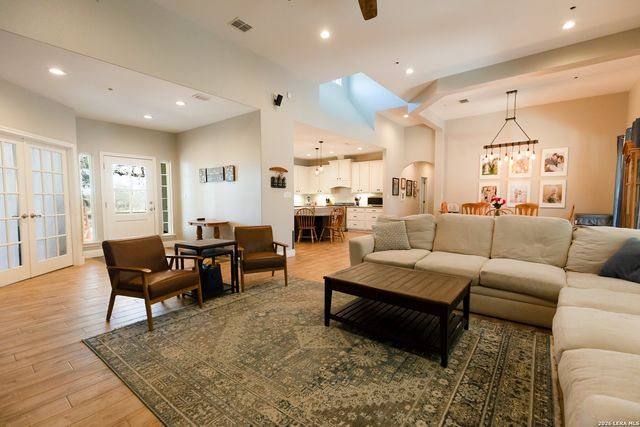 461 County Road 6723, Natalia, TX 78059